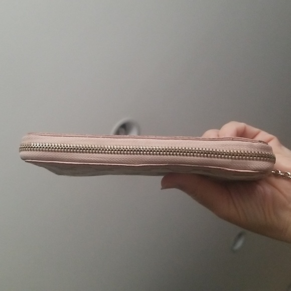 Gucci Monogram Canvas Long Accordion Heart Charm Zip Wallet w/Pink Leather Trim - Picture 5 of 16